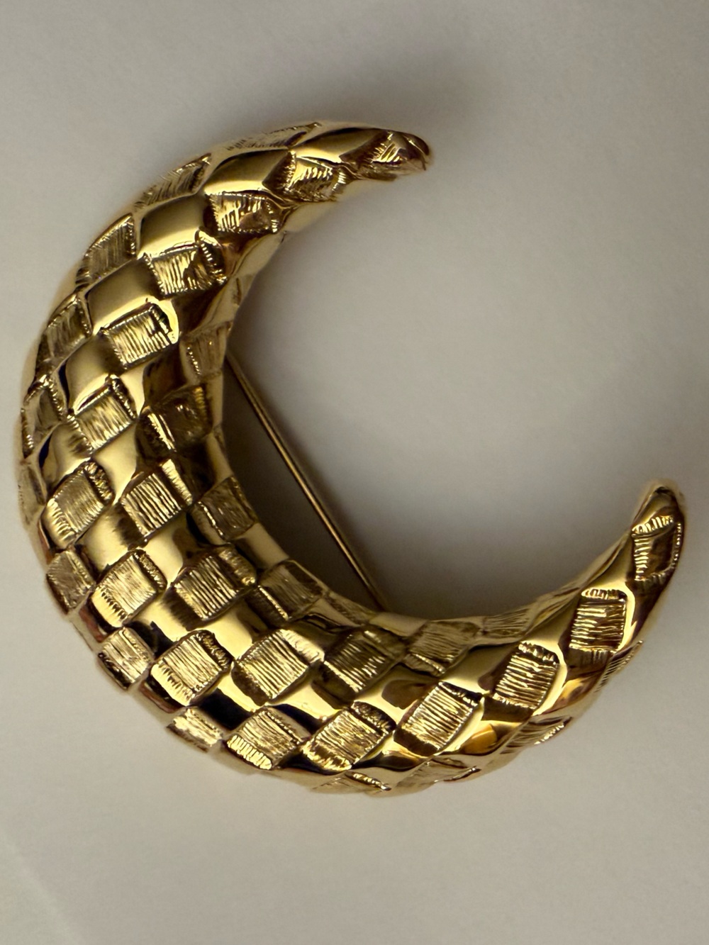 High Quality Vintage Crescent Textured Brooch - Women's Jewelry JBK